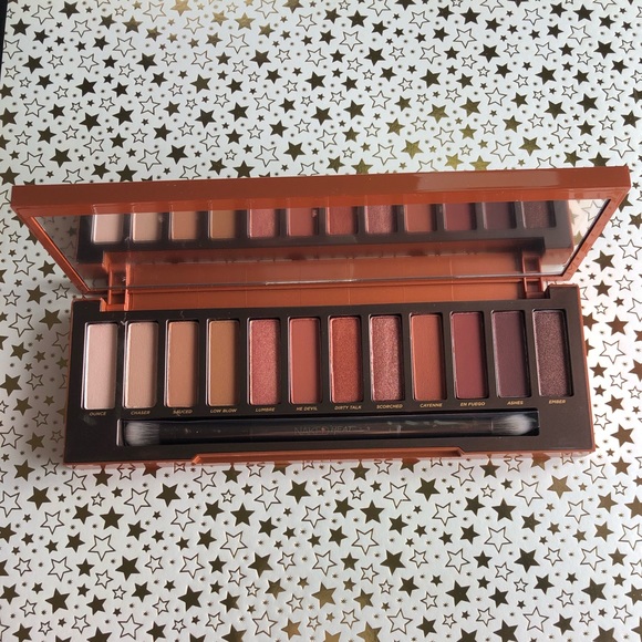 New! Urban Decay Naked Heat Eye Shadow Palette - Picture 4 of 8